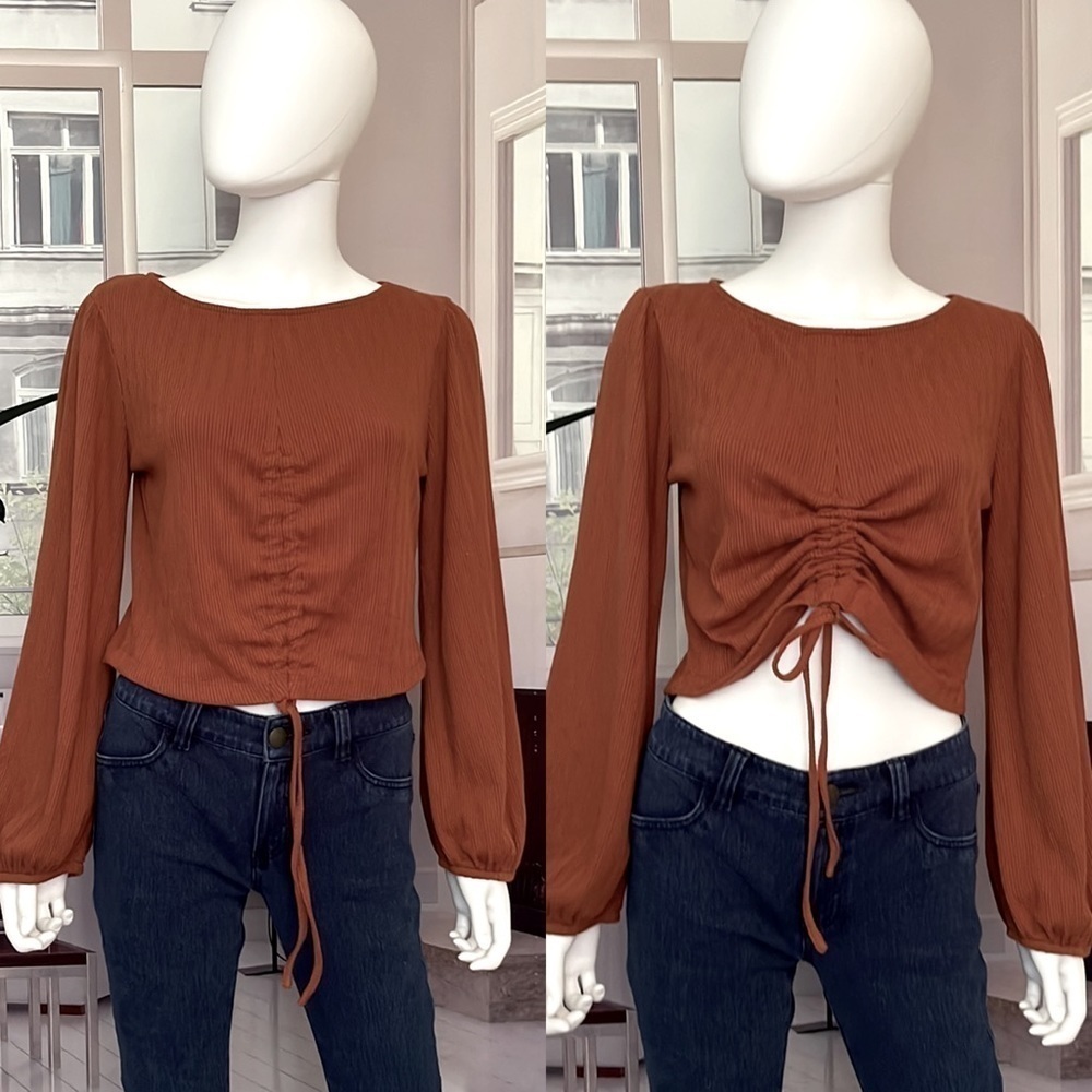 Coco + Jaimeson Brown Ribbed Long Sleeve Crop Top. Size M. P325/A2393